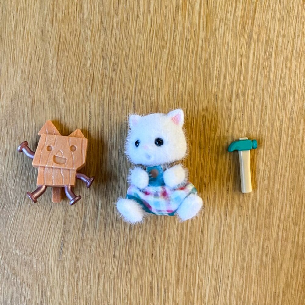Calico Critters - Baby Builders - Leah Cat